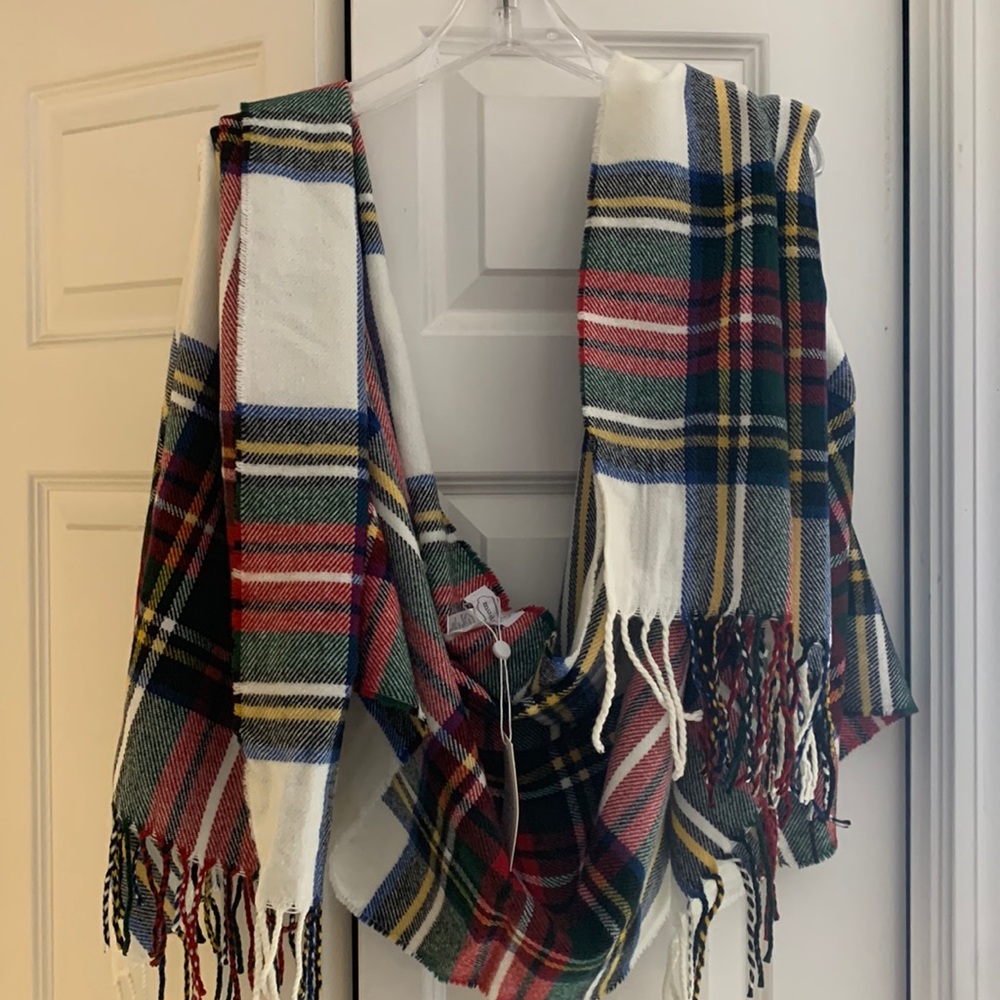 NWT Plaid Wrap